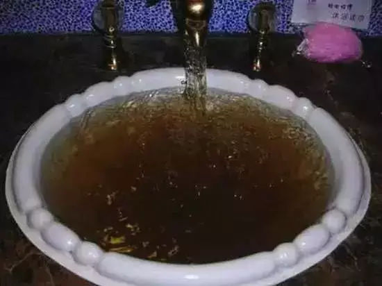 看看您家用的水管，是不銹鋼水管太貴，還是家人的健康不值得投資？