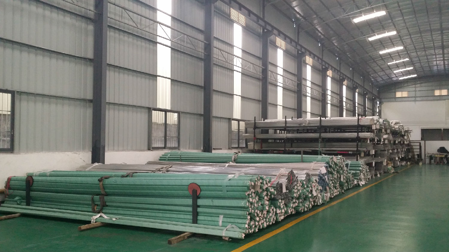 廣東永穗管業(yè)不銹鋼管倉(cāng)庫(kù)實(shí)拍圖 廣東永穗管業(yè)不銹鋼管倉(cāng)庫(kù)實(shí)拍圖