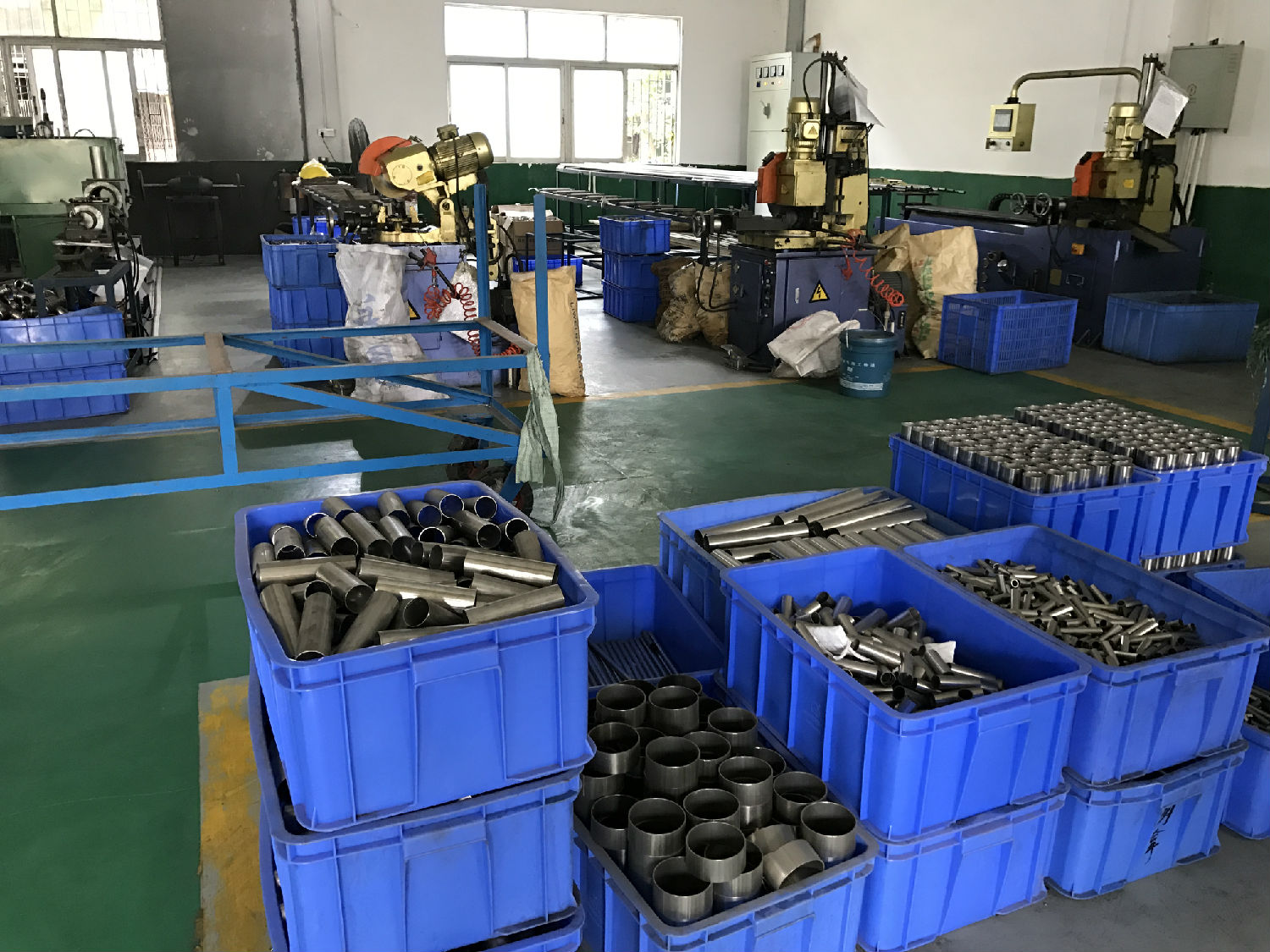 廣東永穗管業(yè)品牌雙卡壓式管件生產車間4